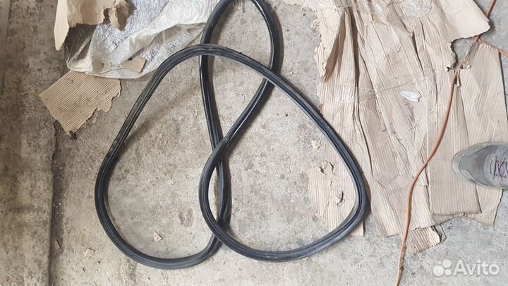 Уплотнитель двери Мерседес Вито 639