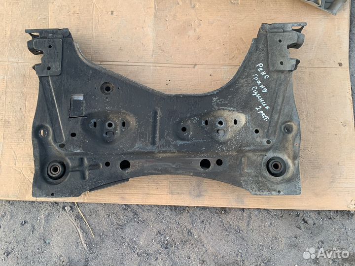 Подрамник передний grand scenic