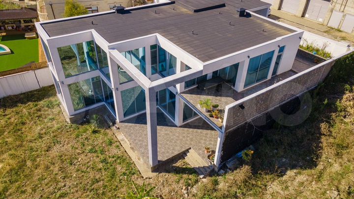 Коттедж 280 м² на участке 7 сот.