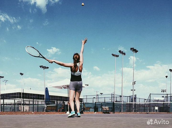 Тренер по большому теннису