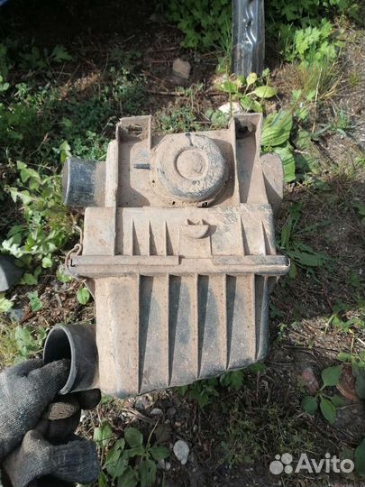 Корпус воздушного фильтра Volkswagen Passat b3