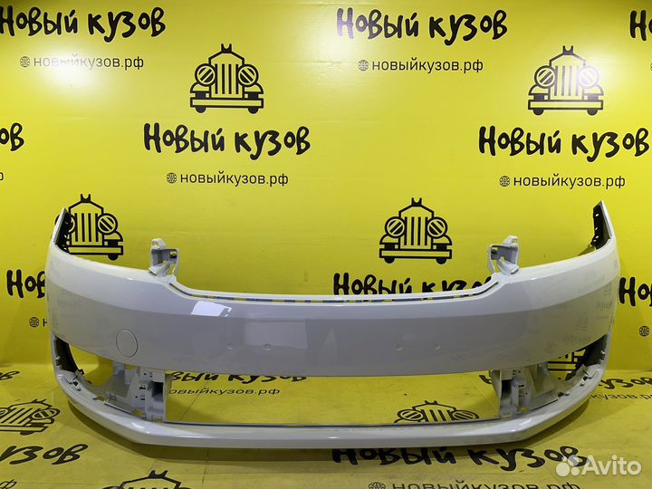 Бампер передний Skoda Rapid белый