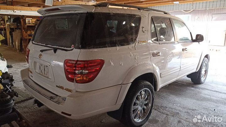 Горловина топливного бака Toyota Sequoia UCK45