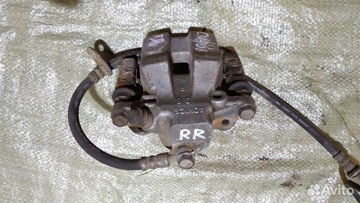 Суппорт задний правый toyota camry V40 ACV40