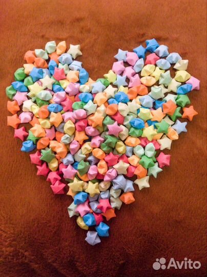 Бумажный наполнитель в коробку для подарка