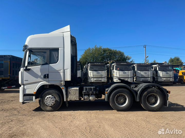 Shacman (Shaanxi) SX42584V324, 2023