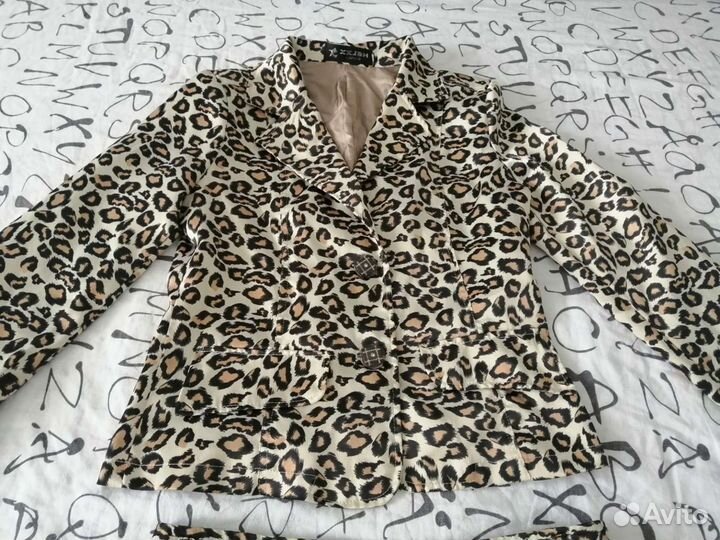 Продам костюм