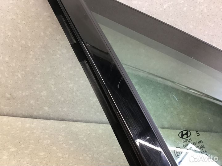 Стекло двери передней правой Hyundai Santa Fe (TM)