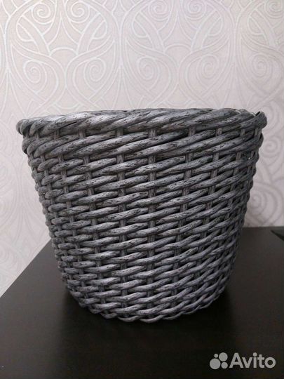 Кашпо для цветов из ротанга