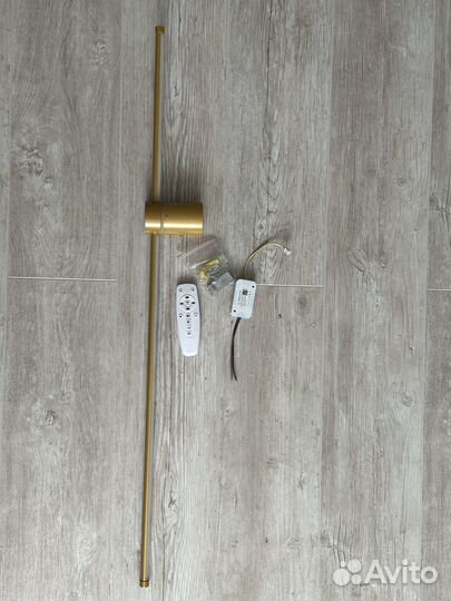 Продаю светильник настенный модерн