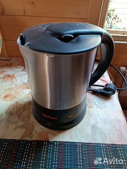 Чайники и блюдо