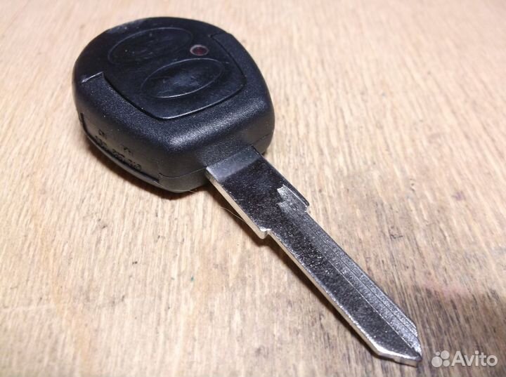 Ford galaxy / seat /VW чип ключ 2 кнопки HU49