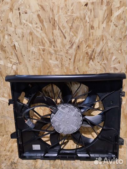 Jeep Grand Cherokee wk2 вентилятор охлаждения