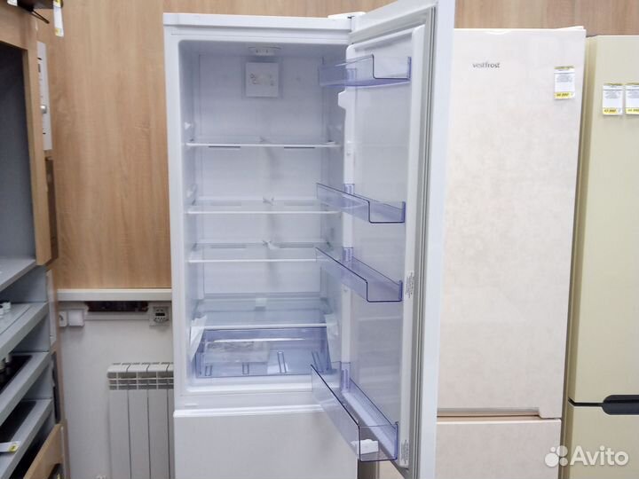 Холодильник beko белый,201см,NoFrost