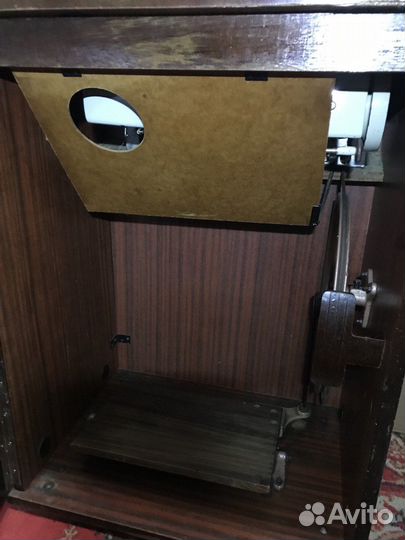 Старинная Швейная ножная машинка Подольская