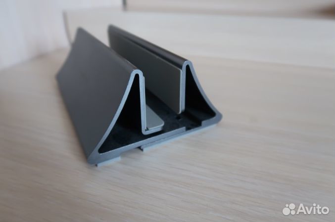 Алюминиевая стильная подставка для ноутбука