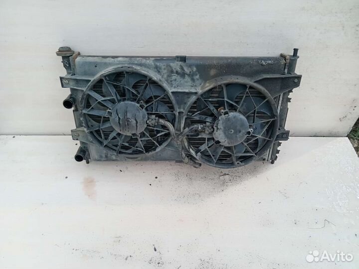 Радиатор основной на додж стратус 2003г