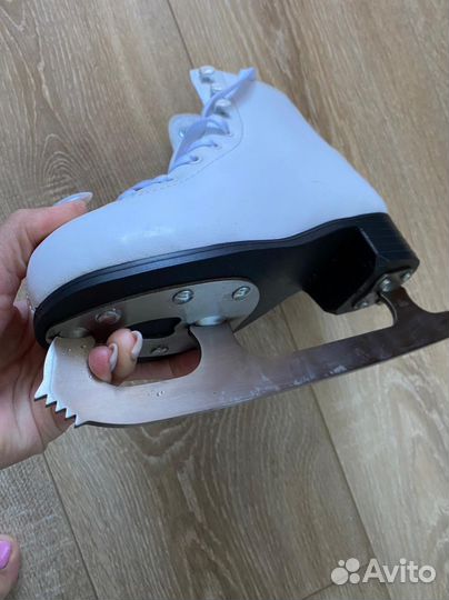 Продам коньки 33 размер