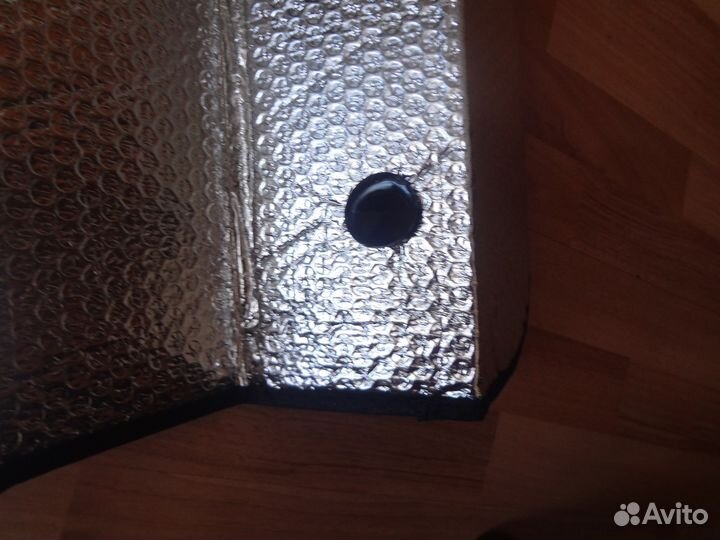 Солнцезащитная шторка новая