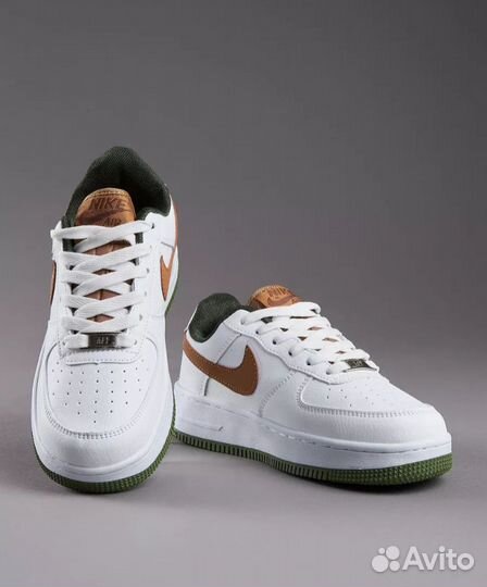 Кроссовки женские Nike