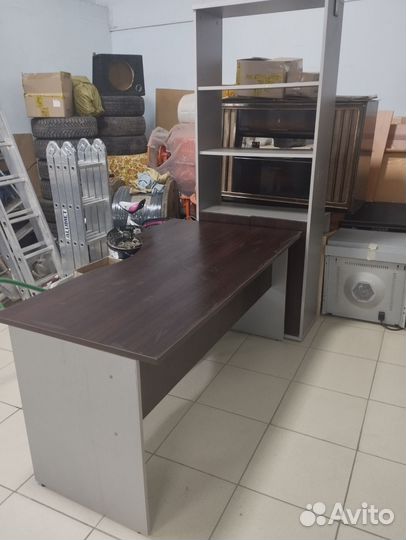 Угловой письменный стол