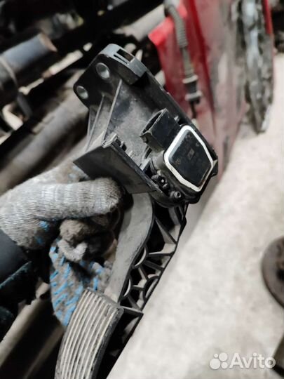 Педаль газа Мерседес А940 300 00 04