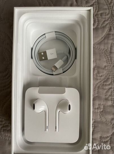 Коробка оригинальная iPhone 11 + наушники и кабель