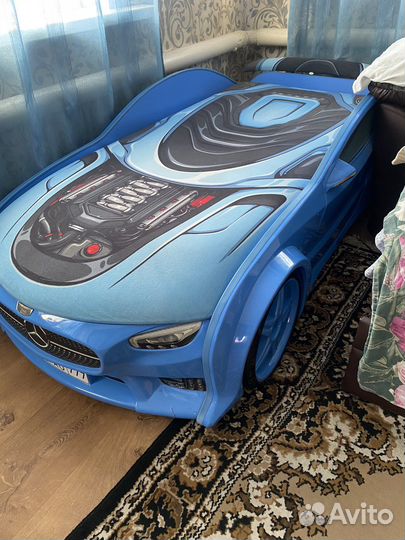 Детская кровать машина