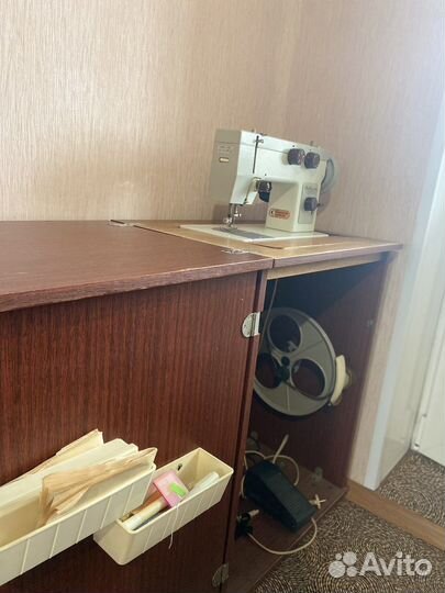Швейная машина чайка 143