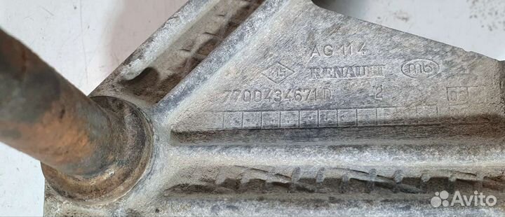 Кронштейн коробки передач Renault Kangoo