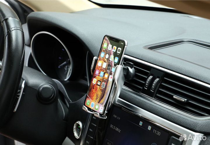 Автомобильный держатель - зарядка для телефона