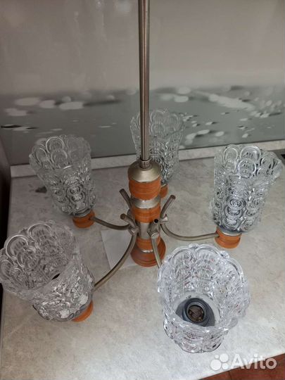 Люстра с хрустальными плафонами