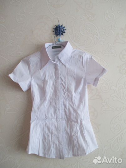 Белая блузка с коротким рукавом