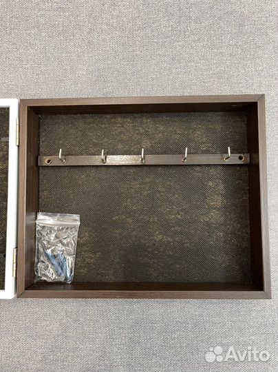 Ключница настенная