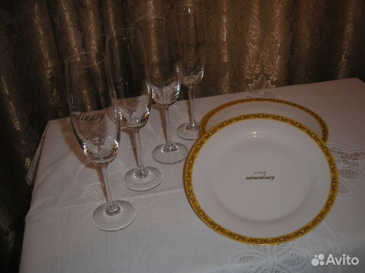 Подарочный набор : бокалы и тарелки (новый)
