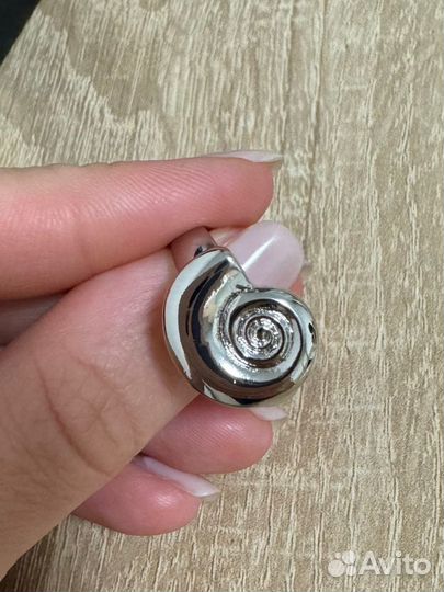 Серебряное кольцо Ракушка 18 размер