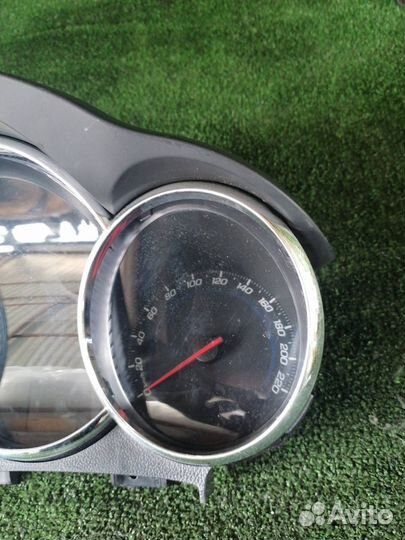 Спидометр Chevrolet Cruze J300 F18D4 2010