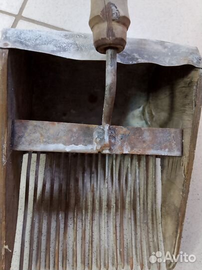 Совок для сбора ягод