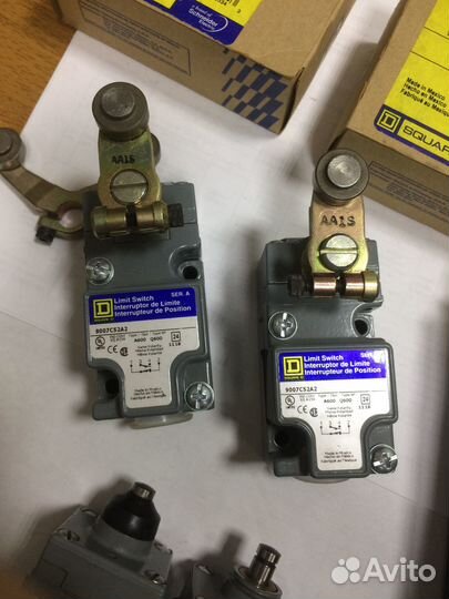 Концевые выключатели Squared class 9007