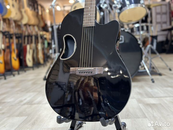 Гитара с подключением черная