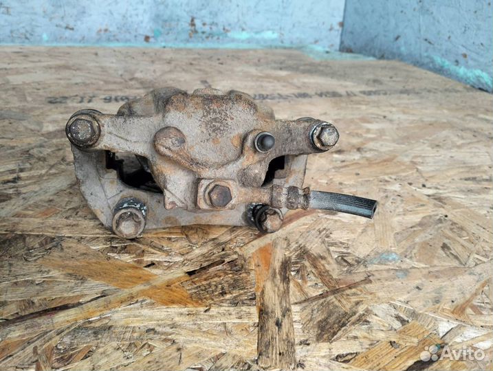 Суппорт тормозной передний правый Opel Meriva