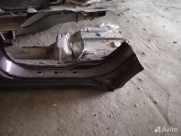 Порог с центральной стойкой правый Acura Mdx YD2