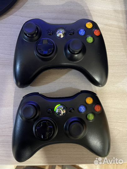 Xbox 360 Elite (много игр, 2 джойстика, кинект)