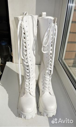 Gia сапоги белоснежные, круть)