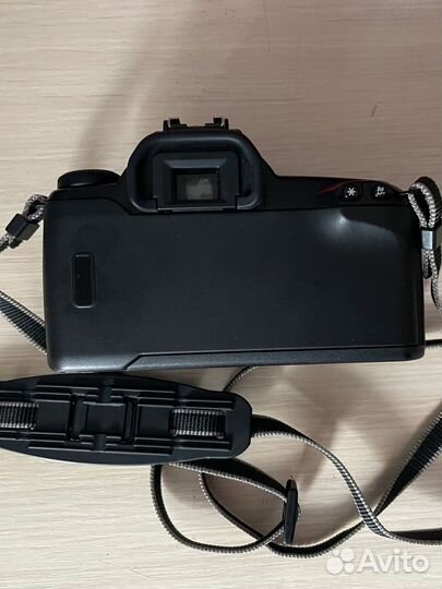 Зеркальный (пленочный) фотоаппарат Canon EOS3000