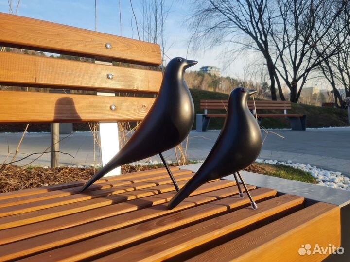 Статуэтка птица