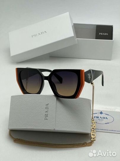 Солнцезащитные очки женские prada