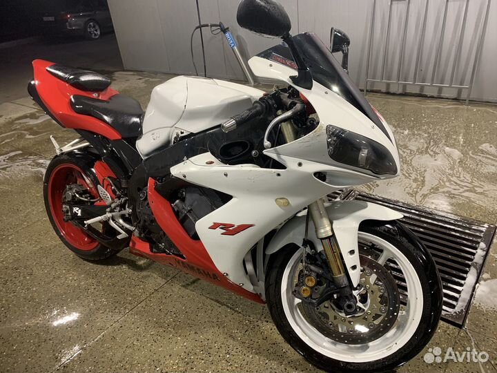 Yamaha R1