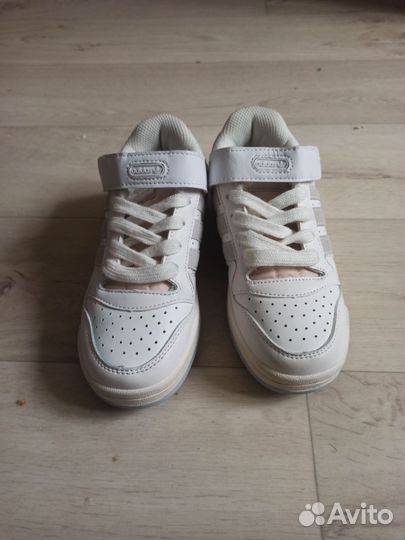 Детские кожаные кроссовки Adidas 32 р-р