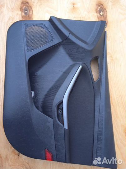 Обшивка карта двери передняя правая Ford Focus 3